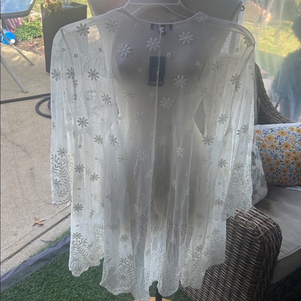 Torrid Scallop Mesh Kimono - Picture 8 of 9